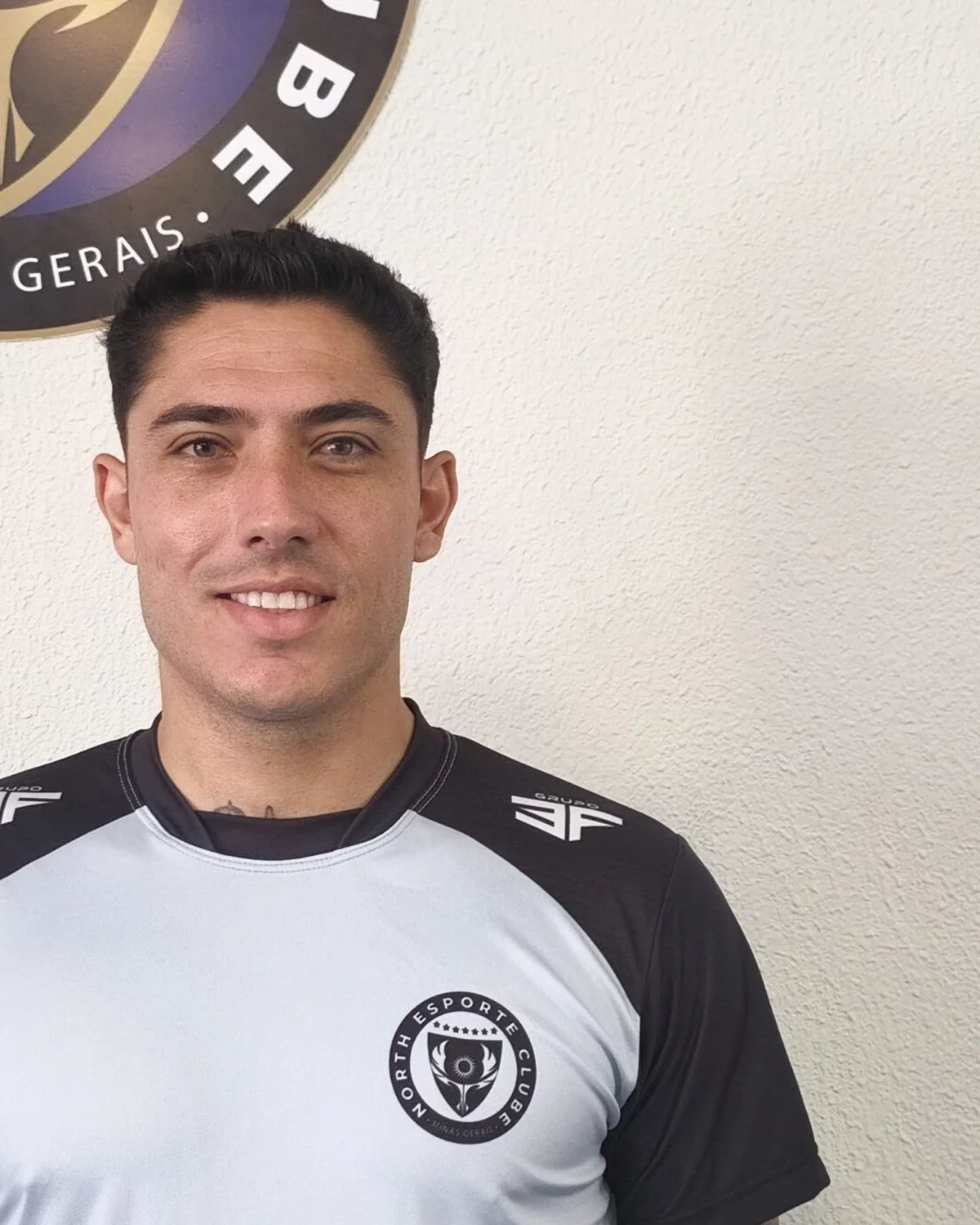 Camiseta de Treino — Preta e Branca